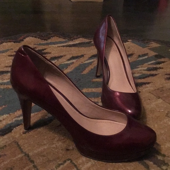 Burgundy Vince Camuto Pumps 👠 - Picture 2 of 4